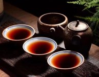 普洱生茶是當(dāng)年的好還是陳年的好？